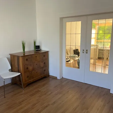 Gemuetliches Mit Eigener Terrasse, Kueche, Wifi Und Smart-tv In * ハム