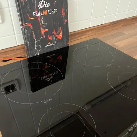 Gemuetliches Mit Eigener Terrasse, Kueche, Wifi Und Smart-tv In アパート