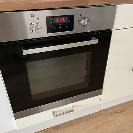 Gemuetliches Mit Eigener Terrasse, Kueche, Wifi Und Smart-tv In *