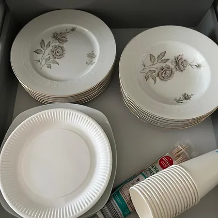 Gemuetliches Mit Eigener Terrasse, Kueche, Wifi Und Smart-tv In هام